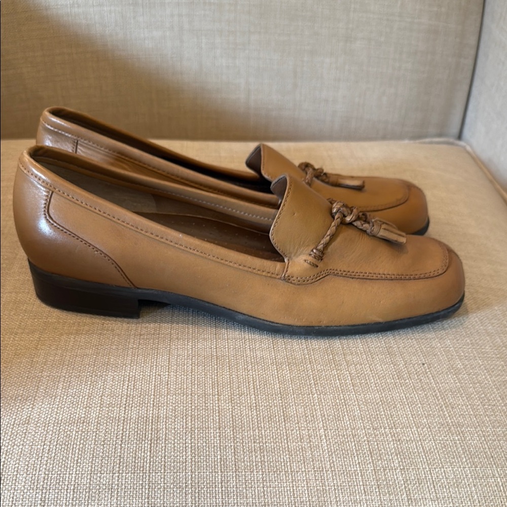 Naturalizer Tan Leather Tassel Loafers 9.5 - Picture 2 of 4